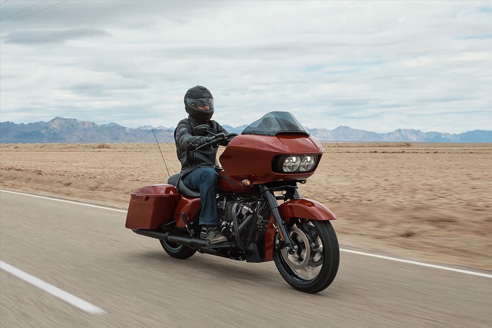 harley-davidson-touring-road-glide-special_feature1