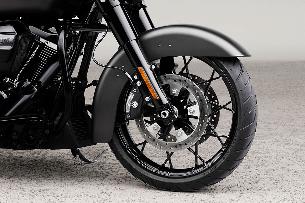harley-davidson-touring-road-king-special_feature2